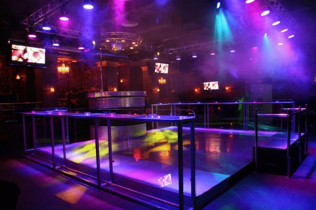 Kremin Hotel Кременчук Екстер'єр фото