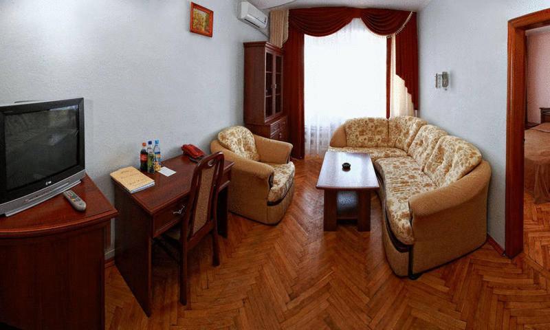 Kremin Hotel Кременчук Екстер'єр фото