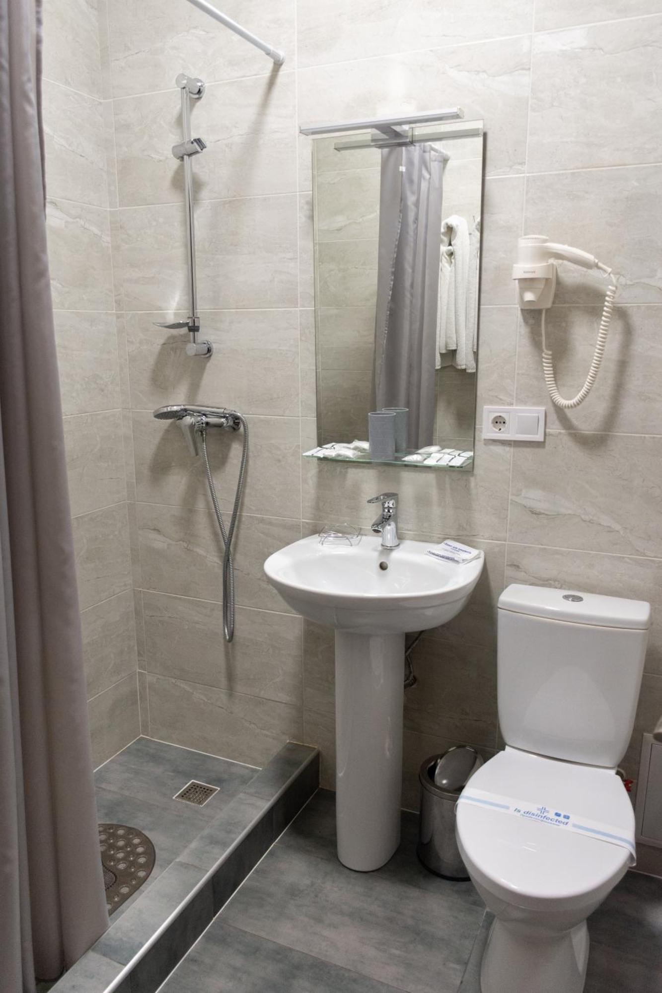 Kremin Hotel Кременчук Екстер'єр фото