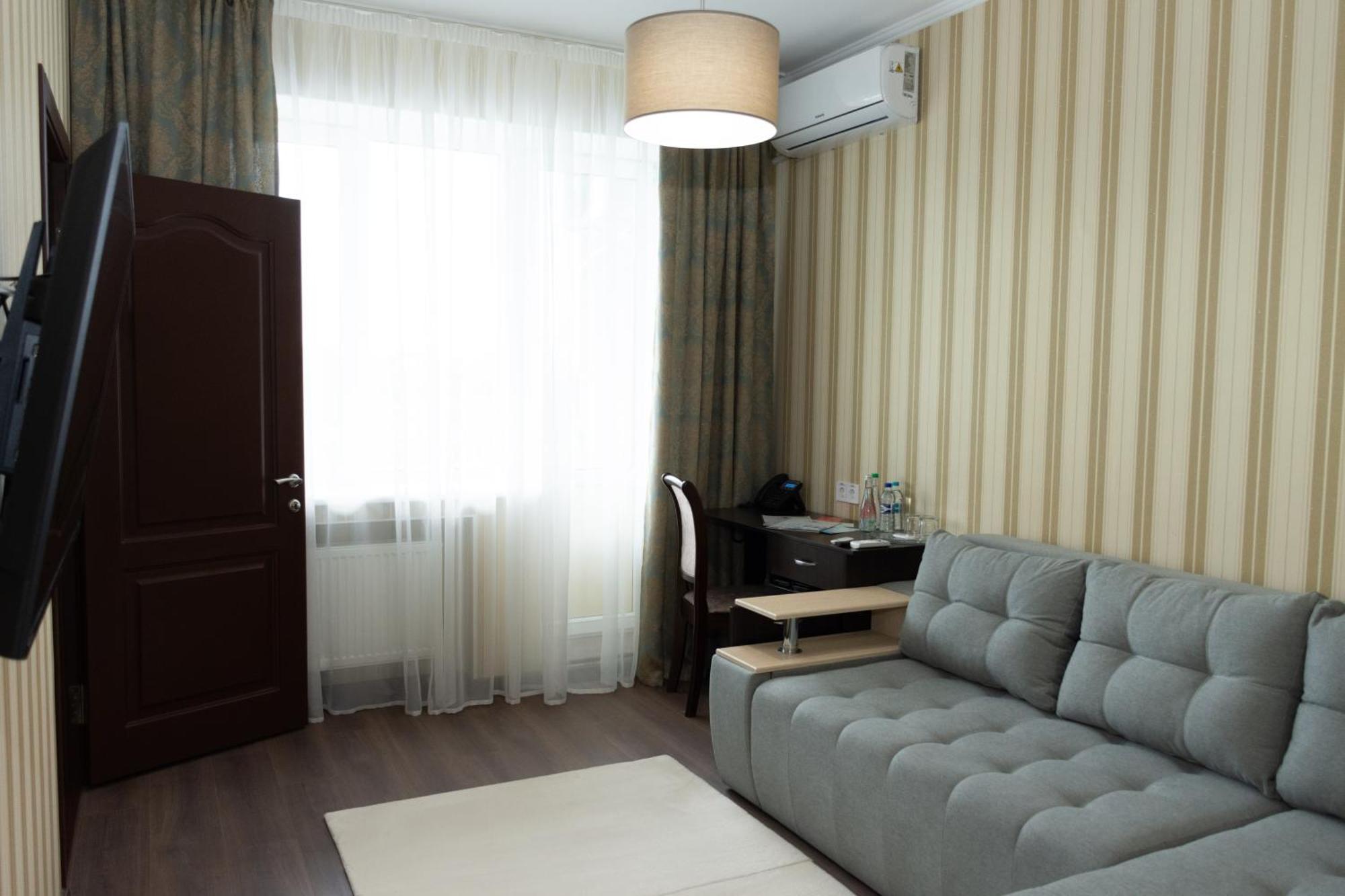 Kremin Hotel Кременчук Екстер'єр фото