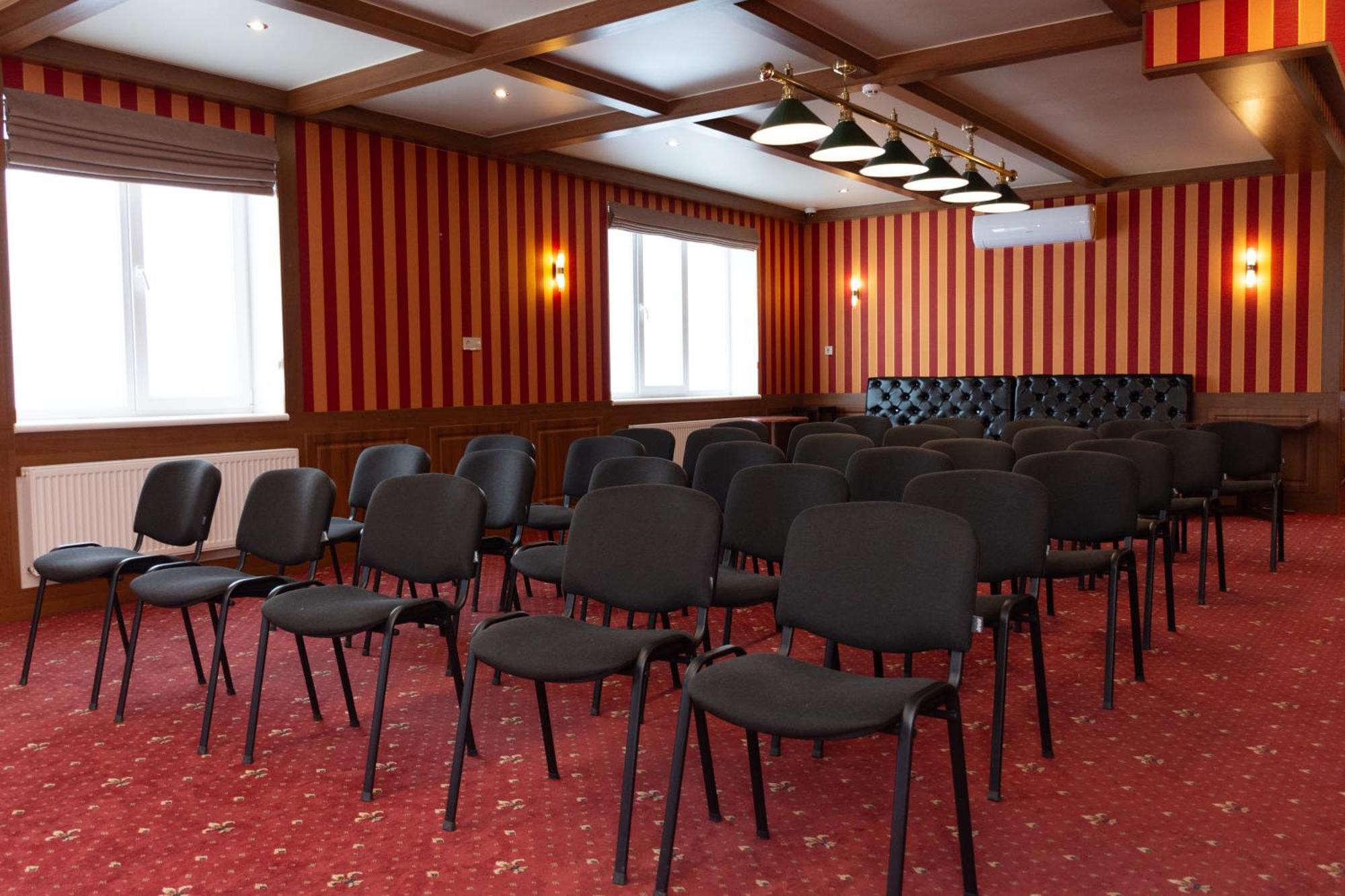 Kremin Hotel Кременчук Екстер'єр фото