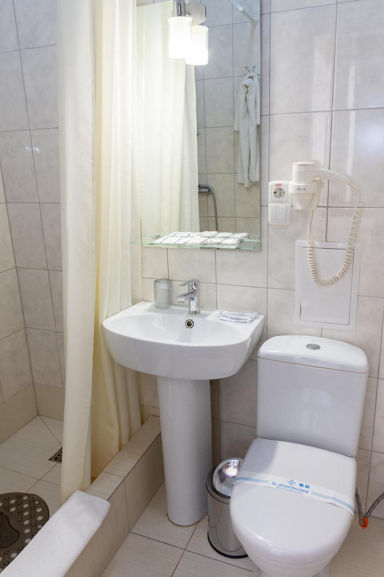 Kremin Hotel Кременчук Екстер'єр фото