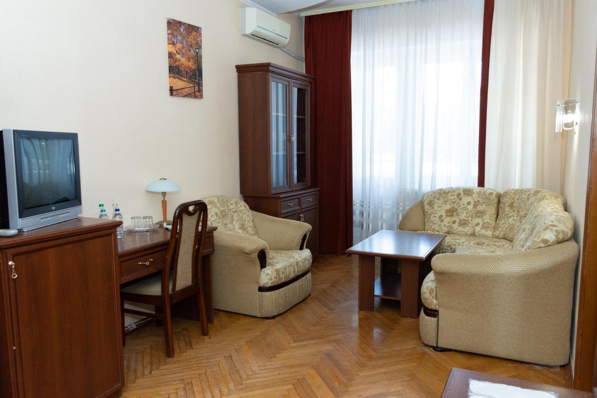 Kremin Hotel Кременчук Екстер'єр фото