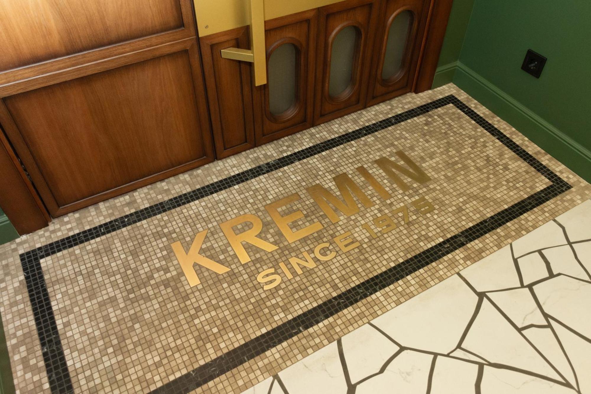 Kremin Hotel Кременчук Екстер'єр фото