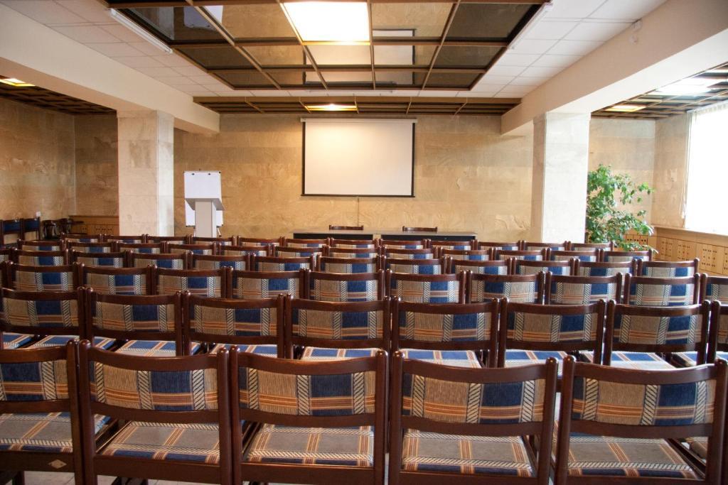 Kremin Hotel Кременчук Екстер'єр фото